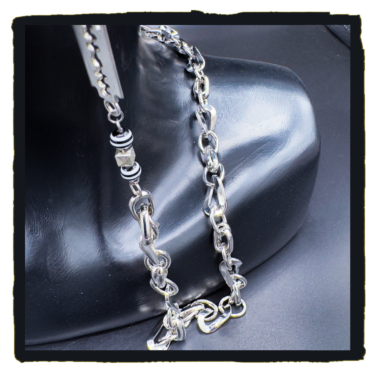 Headcase eyewear chain