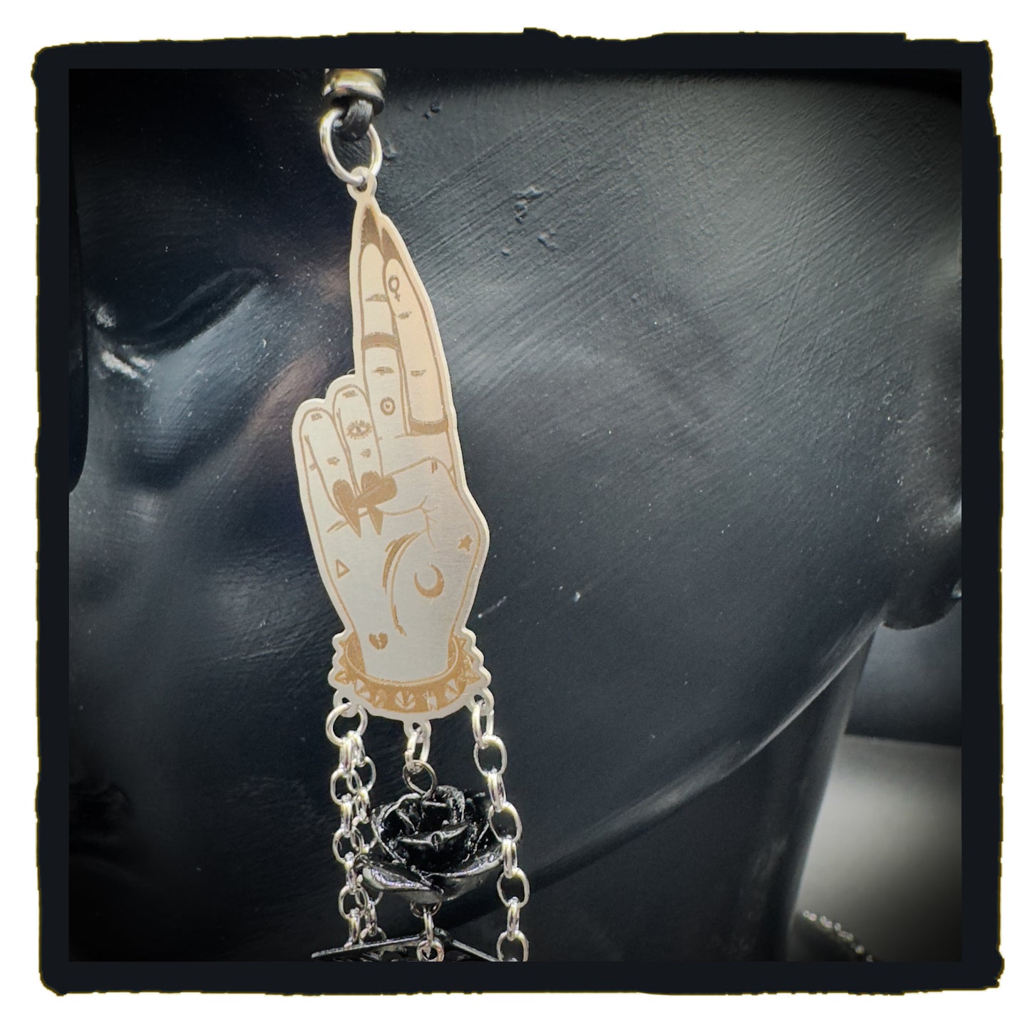 These Magic Hands eyewear chain