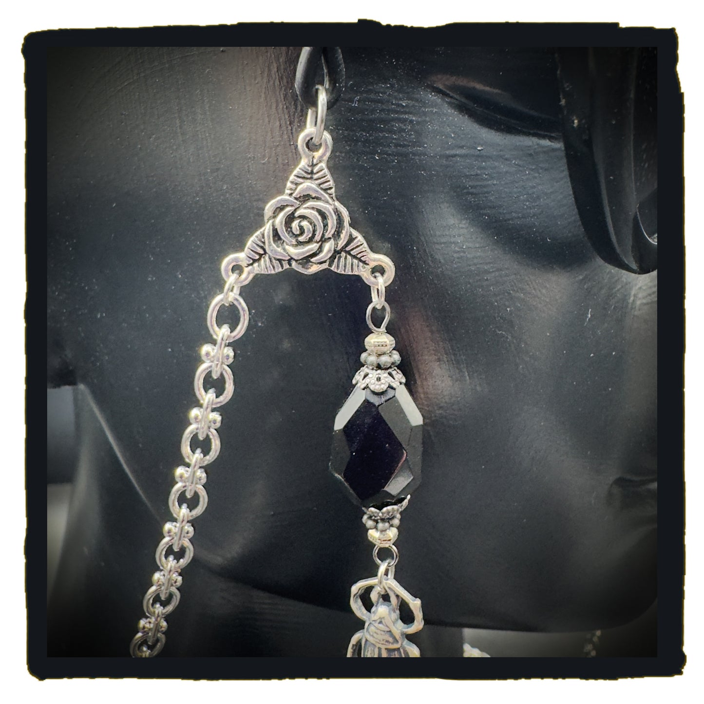 Beetle Black eyewear chain