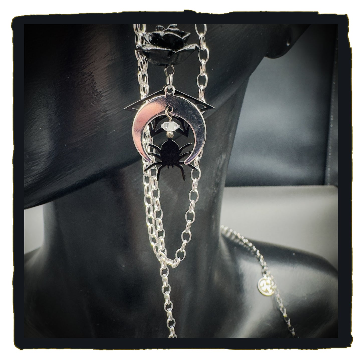 These Magic Hands eyewear chain