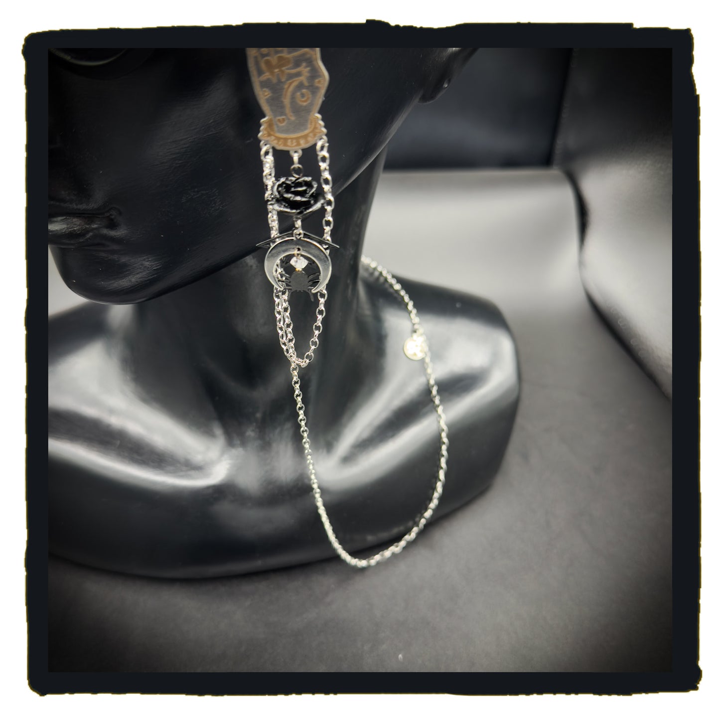 These Magic Hands eyewear chain